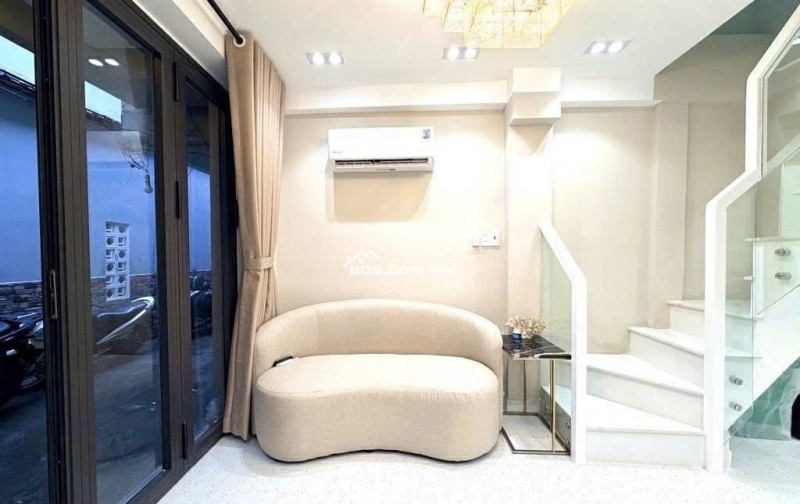 NHÀ GẦN NGÃ TƯ HÀNG XANH - 28M2 - 5.4 TỶ